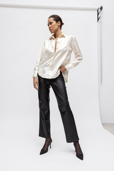 La Katz Silk Shirt in Champagne white beige from Satin Silk with a jacquard-woven leopard print pattern. Made from organic silk.